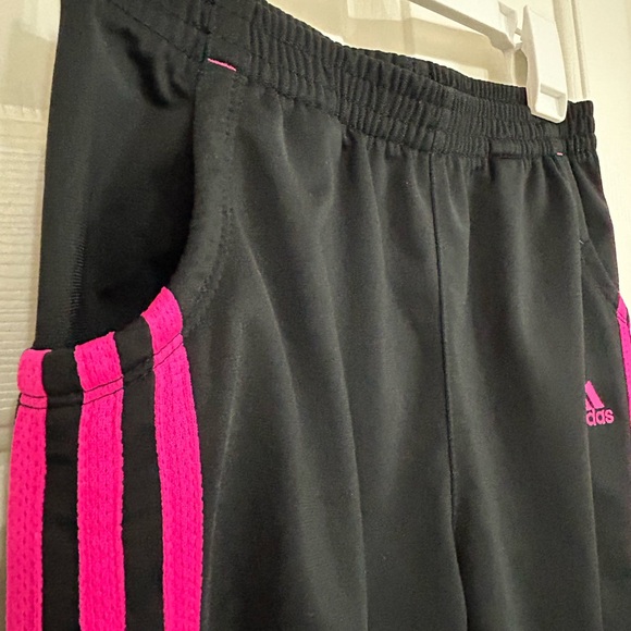 Adidas girls jogger black/hot pink stripes size M 7/8 gently used - Picture 4 of 5